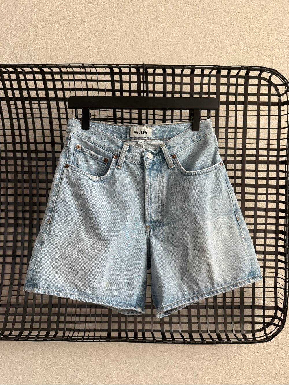 Agolde V waist shorts - Picture 1 of 6